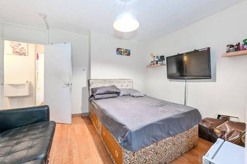 1 bedroom flat for sale, Summit Estate, Stamford Hill, London, N16