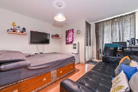 1 bedroom flat for sale, Summit Estate, Stamford Hill, London, N16
