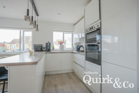 3 bedroom detached bungalow for sale, Heilsburg Road, Canvey Island, SS8