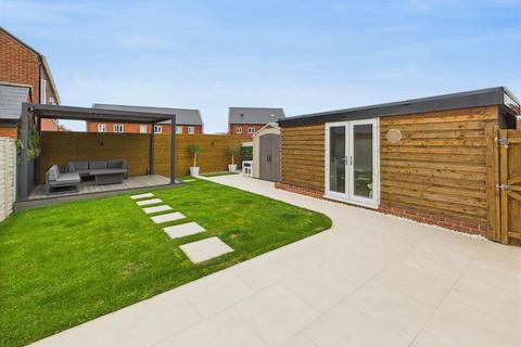 4 bedroom detached house for sale, Ironbridge Road, Twigworth, Gloucester