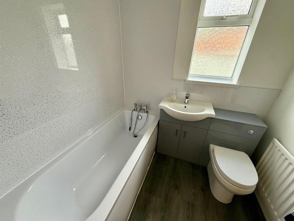 CA30 Bathroom.jpg