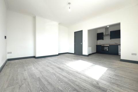 2 bedroom end of terrace house to rent, Leeds LS9