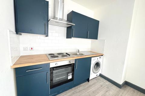 2 bedroom end of terrace house to rent, Leeds LS9