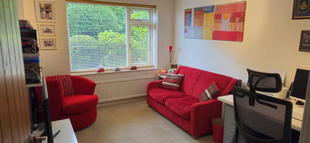 Bramleys Estate Agents - Fenay Bankside - Fenay Br