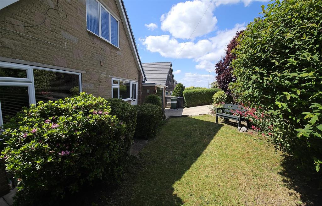 Bramleys Estate Agents - Fenay Bankside - Fenay Br