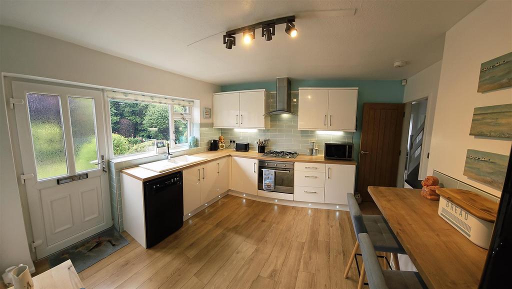 Bramleys Estate Agents - Fenay Bankside - Fenay Br