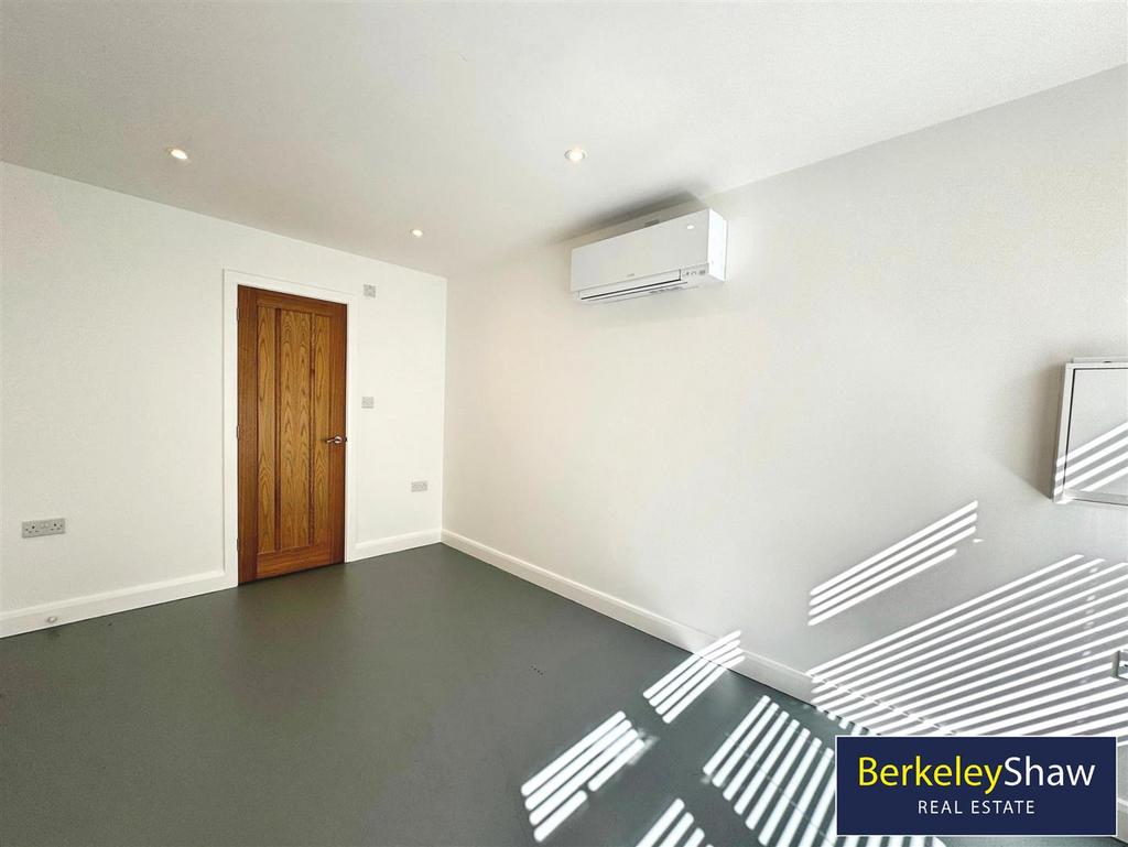 Stoneleigh Park, Thornton