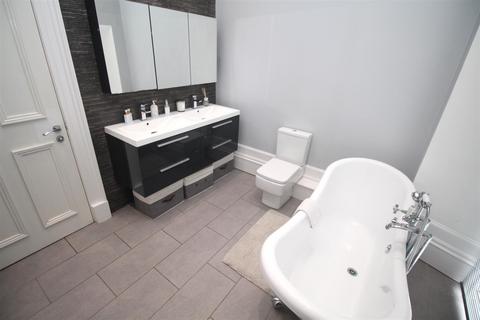 4 bedroom flat for sale, Houston Street, Greenock