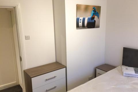 6 bedroom semi-detached house to rent, *£90pppw excluding bills* Fletcher Road, Beeston, NG9 2EL - UON