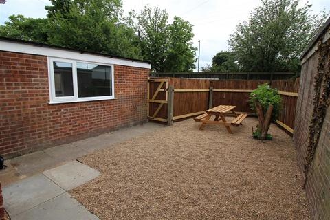 6 bedroom terraced house to rent, *£120pppw excluding bills* Forsythia Gardens, Lenton, NG7 2LW - UON