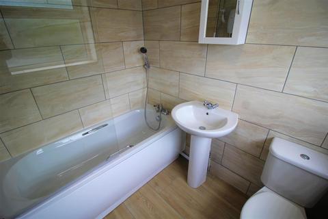 6 bedroom terraced house to rent, *£120pppw excluding bills* Forsythia Gardens, Lenton, NG7 2LW - UON