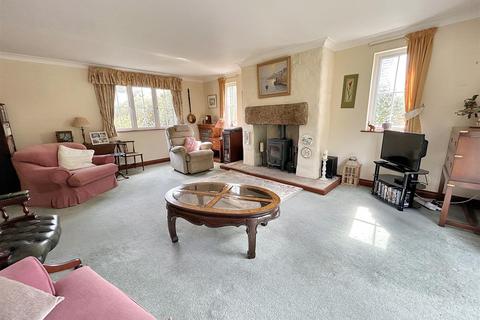 4 bedroom detached house for sale, Fore Street, Tregony