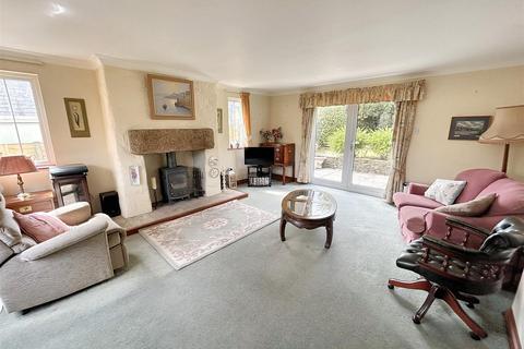 4 bedroom detached house for sale, Fore Street, Tregony