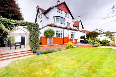 6 bedroom semi-detached house for sale, North Parade, West Park, Leeds