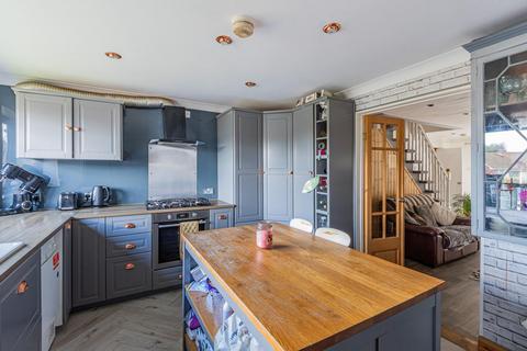 4 bedroom end of terrace house for sale, Uplands Crescent, Penarth CF64