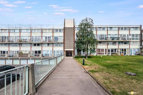 1 bedroom flat for sale, Sylvan Road, London SE19