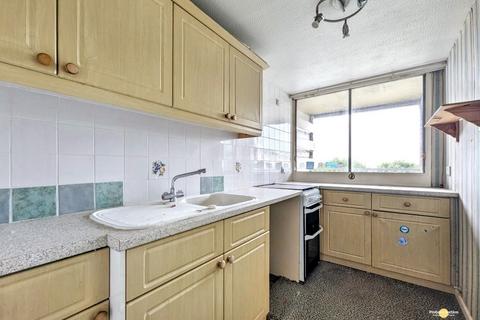 1 bedroom flat for sale, Sylvan Road, London SE19