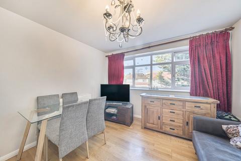 2 bedroom flat for sale, Edgwarebury Lane, Edgware HA8