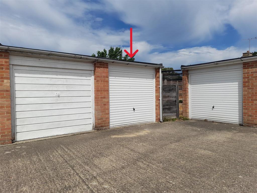 Garage 1.jpg