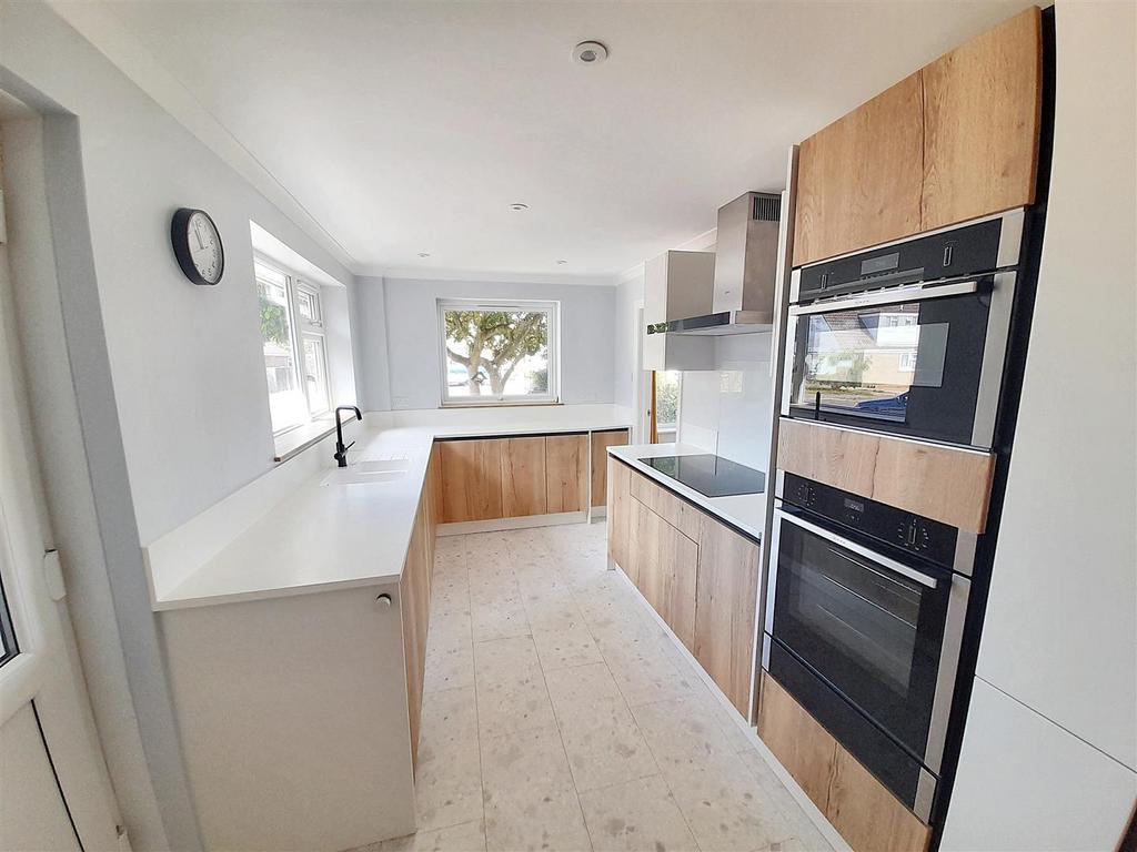 Kitchen / breakfast room