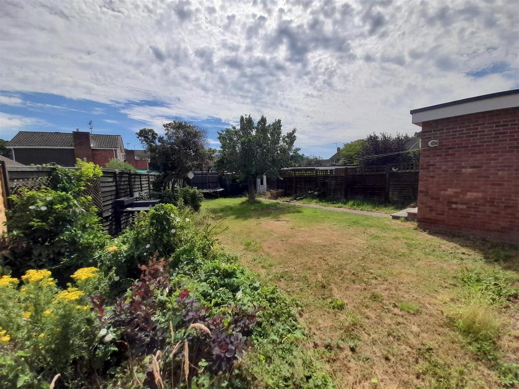 Rear garden 3.jpg