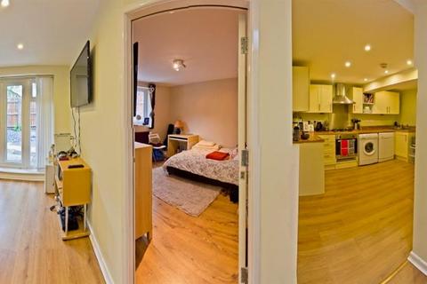 6 bedroom terraced house to rent, *£120pppw excl bills* Park Road, Lenton, NG7 1LB - UON