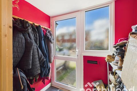3 bedroom semi-detached house for sale, Ashborne Close, Kennington, Ashford, TN24