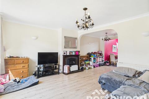 3 bedroom semi-detached house for sale, Ashborne Close, Kennington, Ashford, TN24