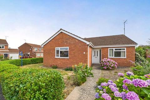 2 bedroom bungalow for sale, Burnham Close, Worcester, Worcestershire, WR5