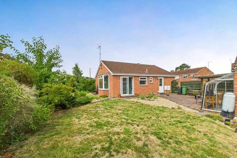2 bedroom bungalow for sale, Burnham Close, Worcester, Worcestershire, WR5