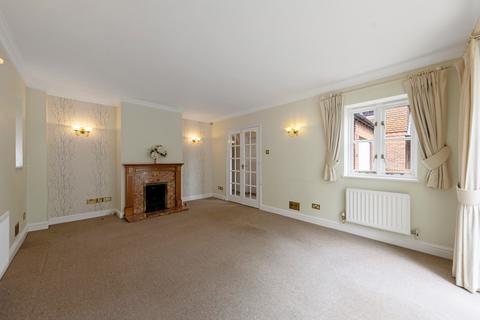 4 bedroom detached house for sale, Bevan Court Winslow, Buckinghamshire, MK18 3FA