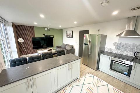 6 bedroom duplex to rent, *£170PPPW BILLS INCL* Queens Road East, Beeston, Nottingham