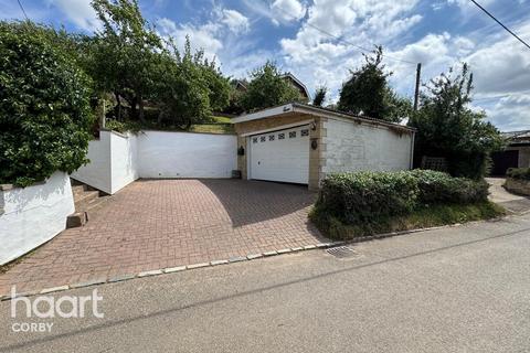 11 Arnhill Road, Gretton, Corby, NN17 3DN