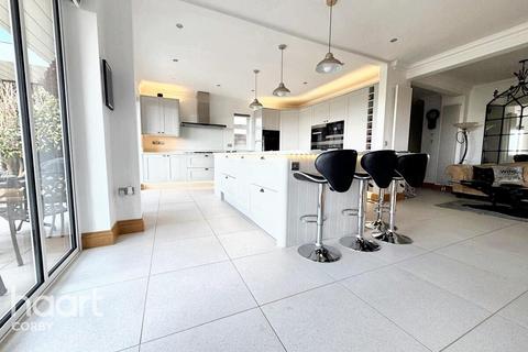11 Arnhill Road, Gretton, Corby, NN17 3DN