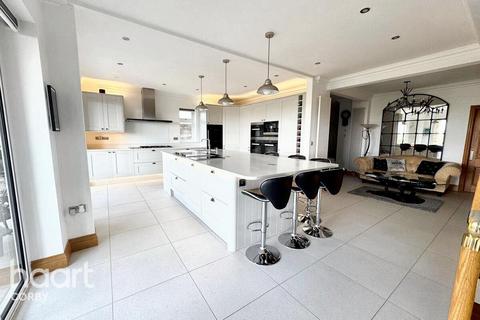 11 Arnhill Road, Gretton, Corby, NN17 3DN