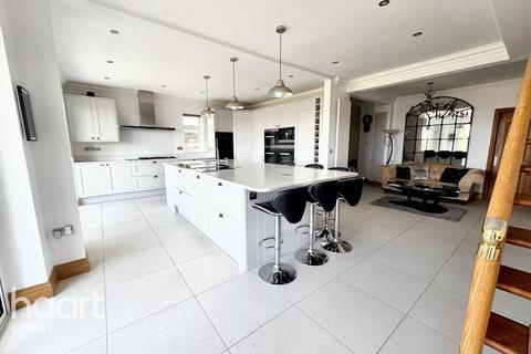 11 Arnhill Road, Gretton, Corby, NN17 3DN