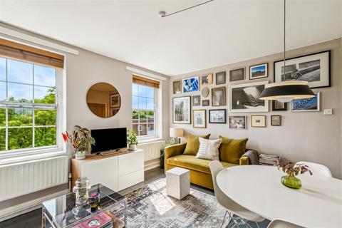 2 bedroom apartment for sale, William Bonney Estate, London