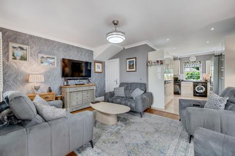 2 bedroom end of terrace house for sale, Leeds LS17