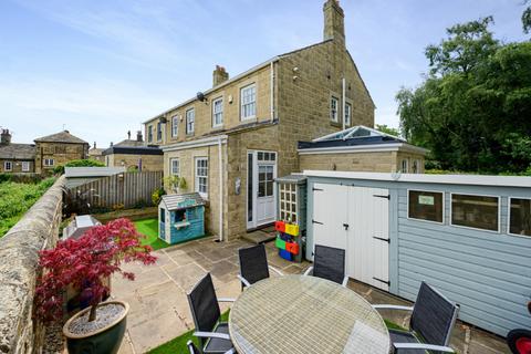 2 bedroom end of terrace house for sale, Leeds LS17