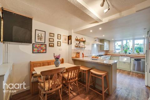 3 bedroom character property for sale, School Road, Messing