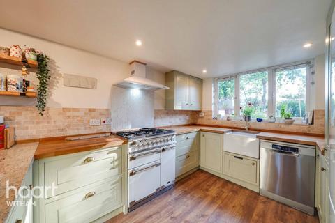 3 bedroom character property for sale, School Road, Messing
