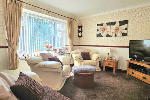 3 bedroom semi-detached house for sale, Kingsway, Stourbridge DY8