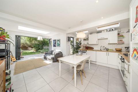2 bedroom flat for sale, Copleston Road, London SE15