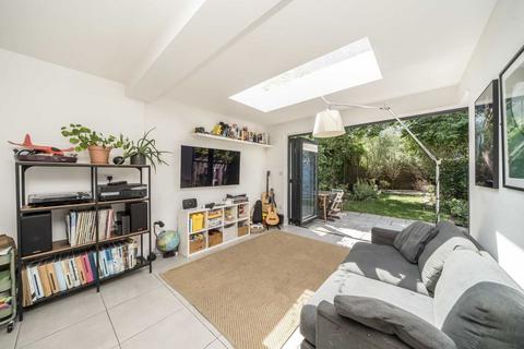 2 bedroom flat for sale, Copleston Road, London SE15