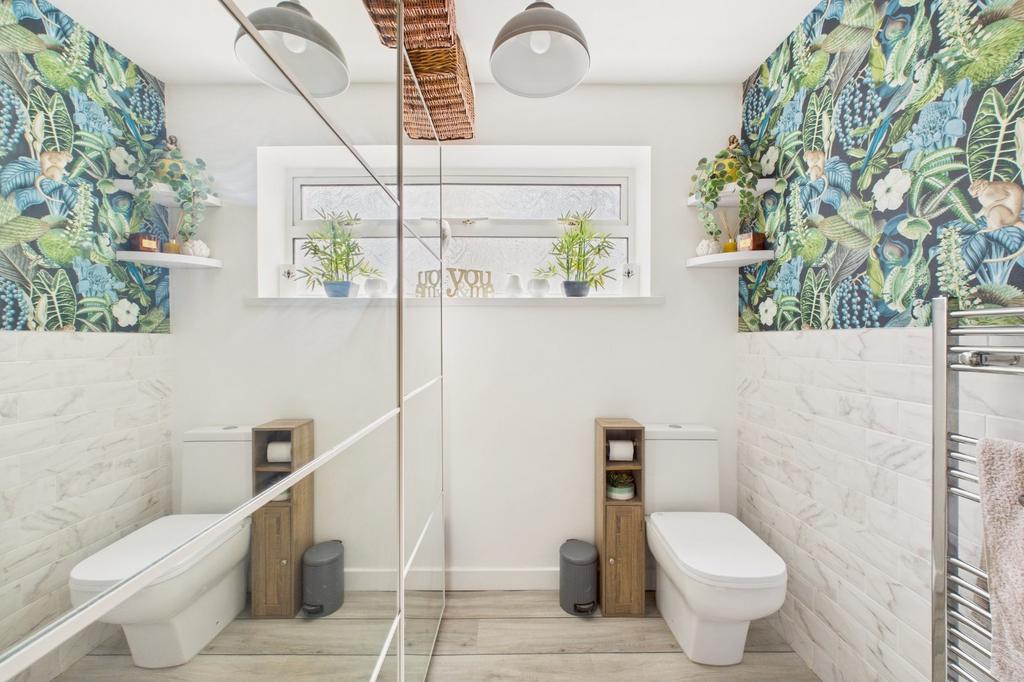 Cloakroom/Wc