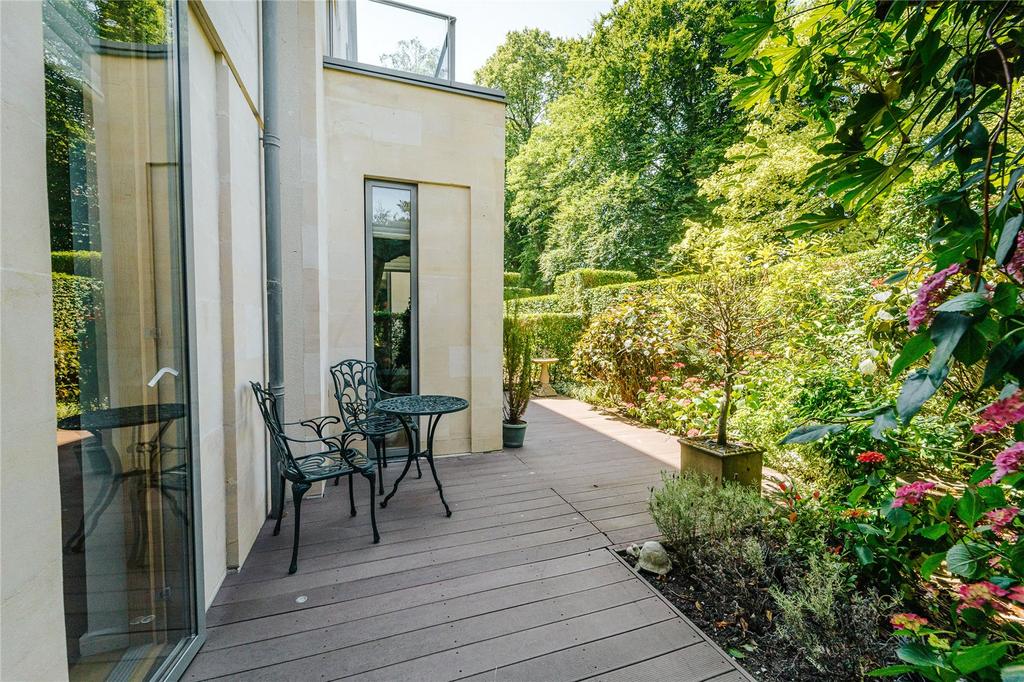 Courtyard Garden