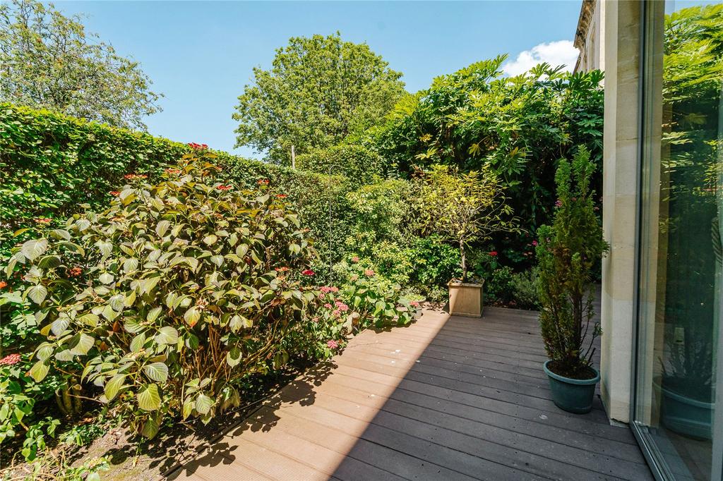 Courtyard Garden