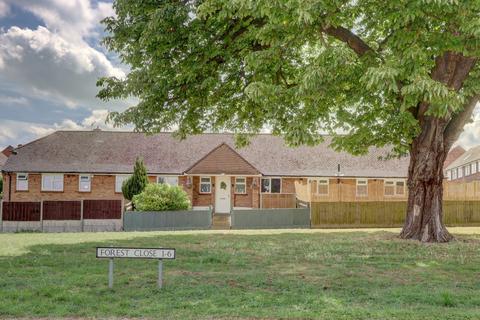 2 bedroom bungalow for sale, Forest Close, Buckinghamshire HP27