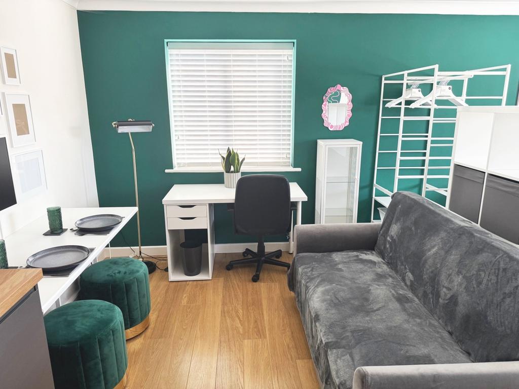 Lounge-Work Space