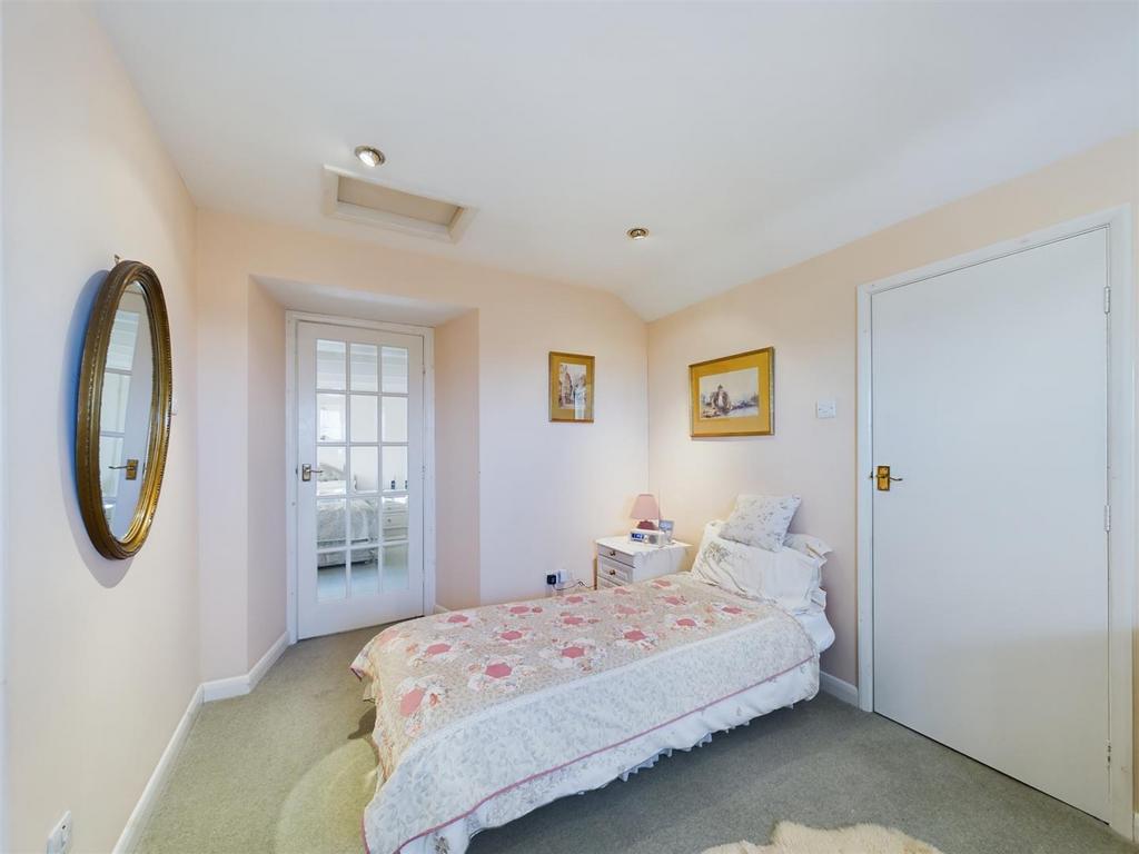 CAM03358 G0-PR0154-STILL071.jpg